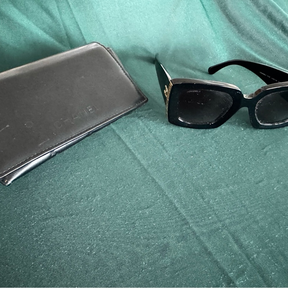 CHANEL Black Square Sunglasses with original case